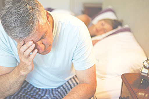 Chứng rối loạn giấc ngủ tuổi trung niên ở nam giới và những điều bạn cần biết