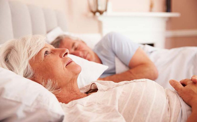 Bệnh mất ngủ ở người cao tuổi: Không thể coi thường!